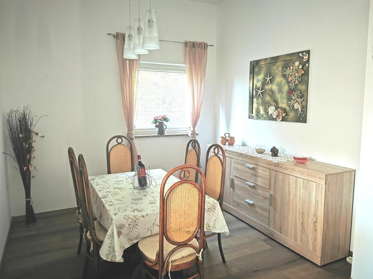 Vila Kuca Za Odmor Teja Trogir Exteriér fotografie