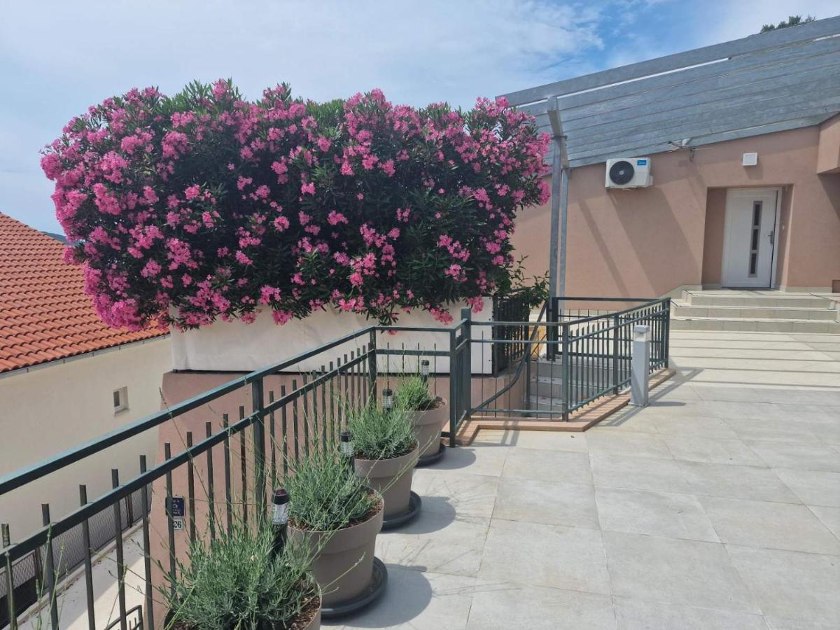 Vila Kuca Za Odmor Teja Trogir Exteriér fotografie